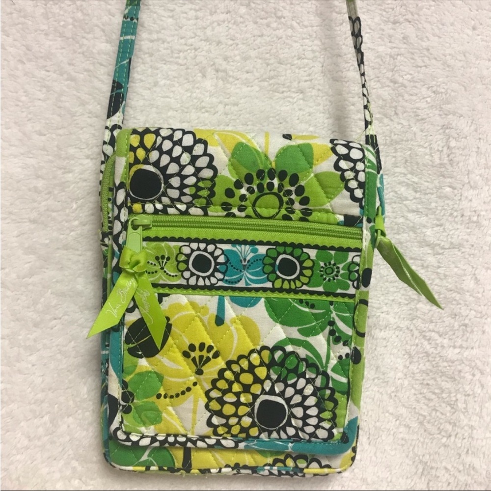 🎈3/$25 Vera Bradley hipster bag - Picture 3 of 5